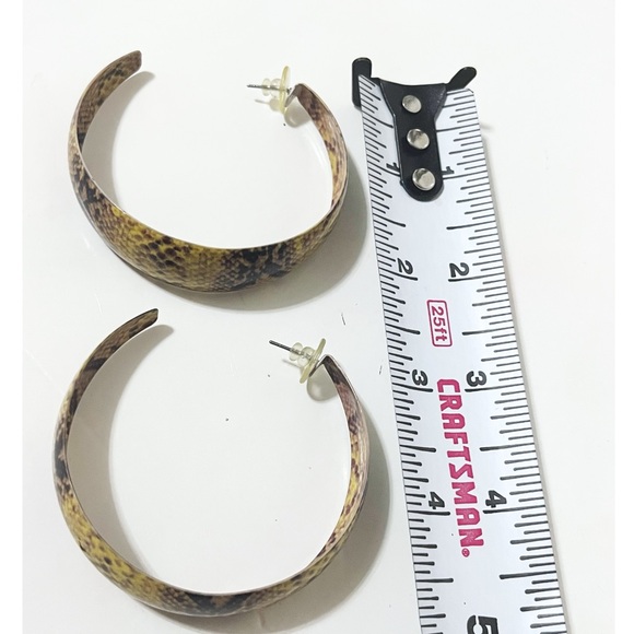 Large round earrings - Picture 3 of 3